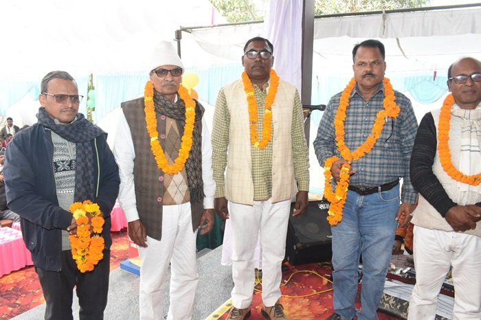 सामूहिक माल्यार्पण